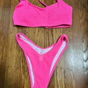 🆕 SHEIN Vibrant Pink Textured Bikini Set. Size S. Never been worn.